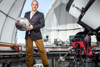 He Drove Cars on Mars – Now He's Trying to Put Israel on the Moon