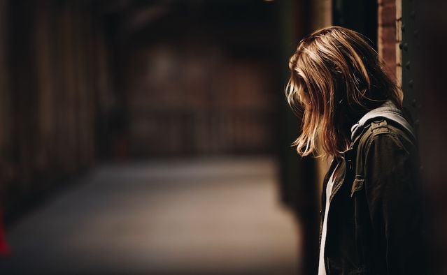 15 Signs You’re an Introvert With High-Functioning Anxiety