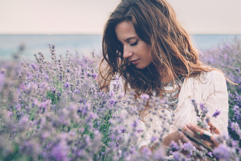 Left-Handed Women’s Quirk Over Sense of Smell